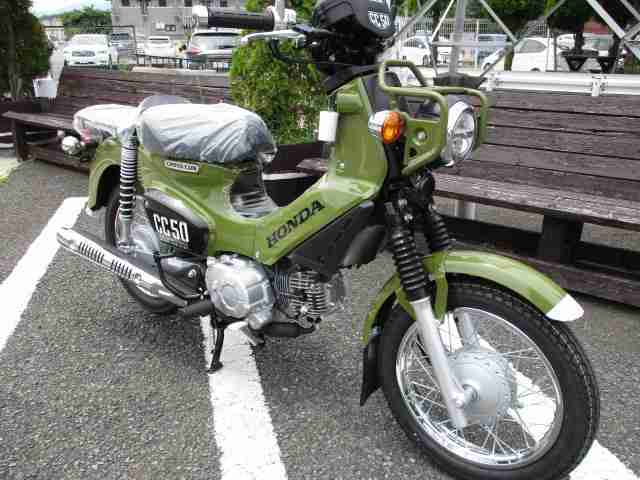 リンク付きA12以降GPZ900Rノーマルサスペンションになります。A1から