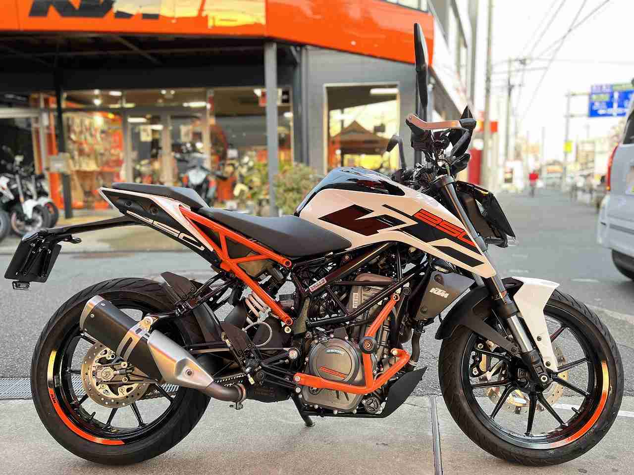 新型 KTM 250 DUKE（2017）ストリート モタード 中古 乗って