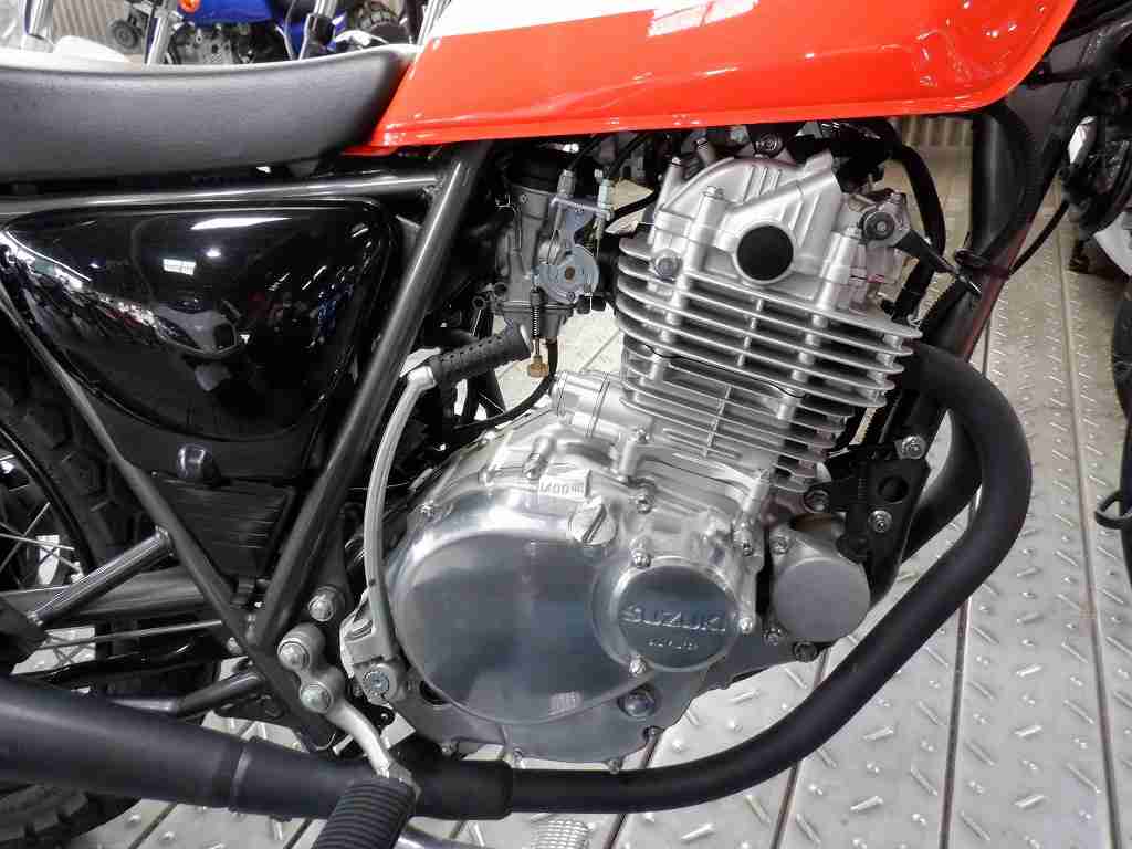 スズキ/Suzuki グラストラッカー NJ47A 白/オレンジ