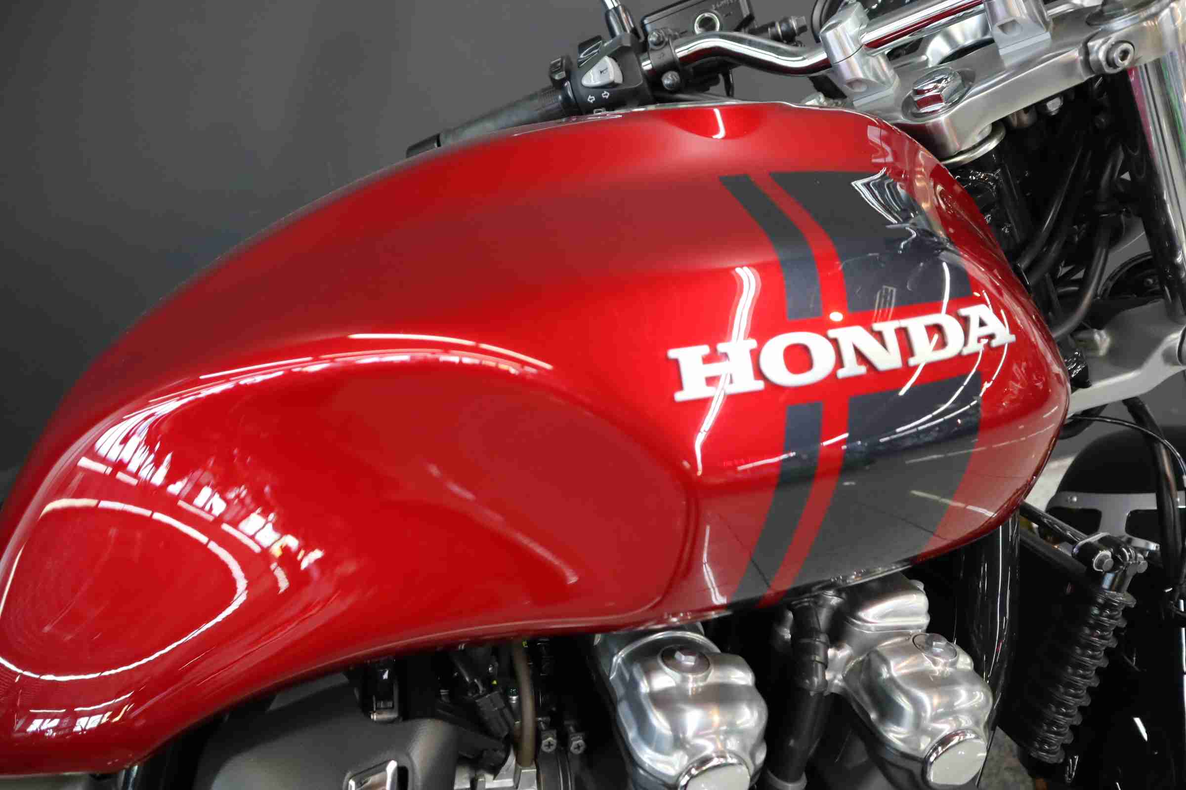 SC65 CB1100RS ガソリンタンク