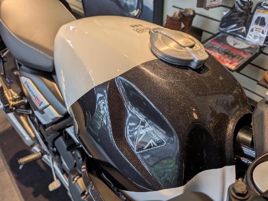 トライアンフ/スラクストン400 [バイク探し] | U-MEDIA (ユーメディア